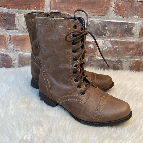 Steve Madden Troopa Leather Moto Boots in Stone, Size 6M - Picture 5 of 17